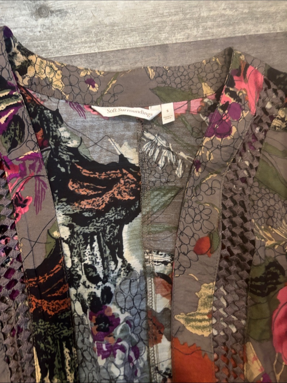 Soft Surroundings Overshirt Open Kimono Sleeve Floral Crinkle Fabric Size small - Picture 3 of 4